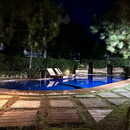 Cozy Haven Chill Tagaytay Pool, Wifi & Netflix Hotel